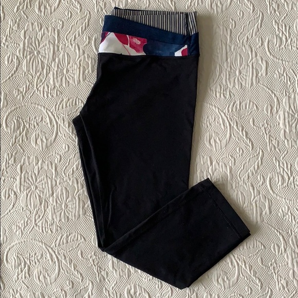 Lululemon Wunderunder Crops - Picture 3 of 3
